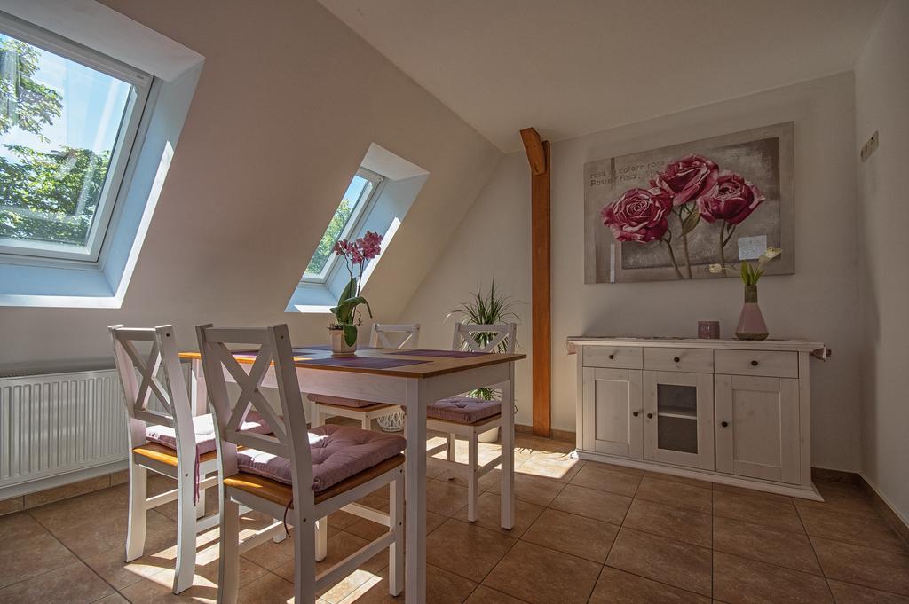 Two-Bedroom Holiday Flat,440674320:JPEG